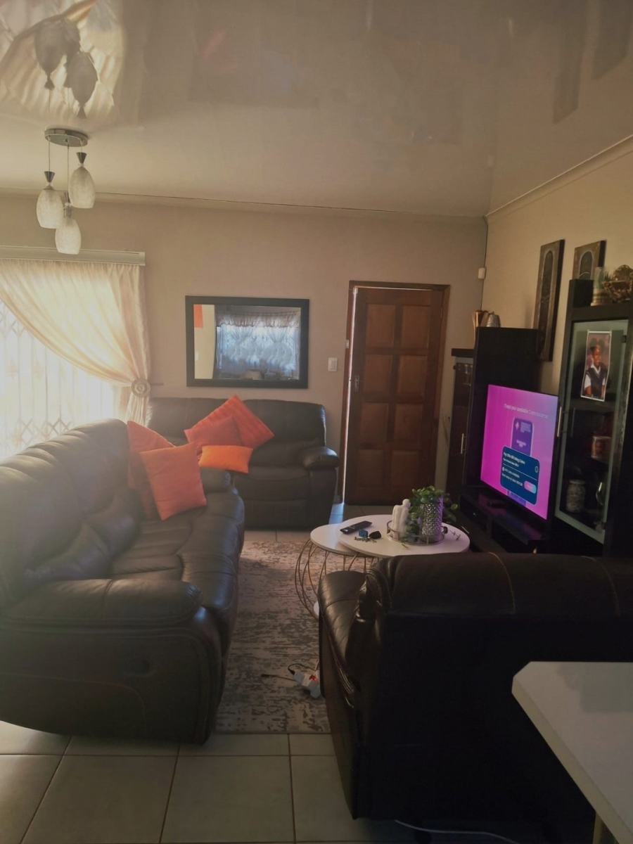 3 Bedroom Property for Sale in Flamwood North West